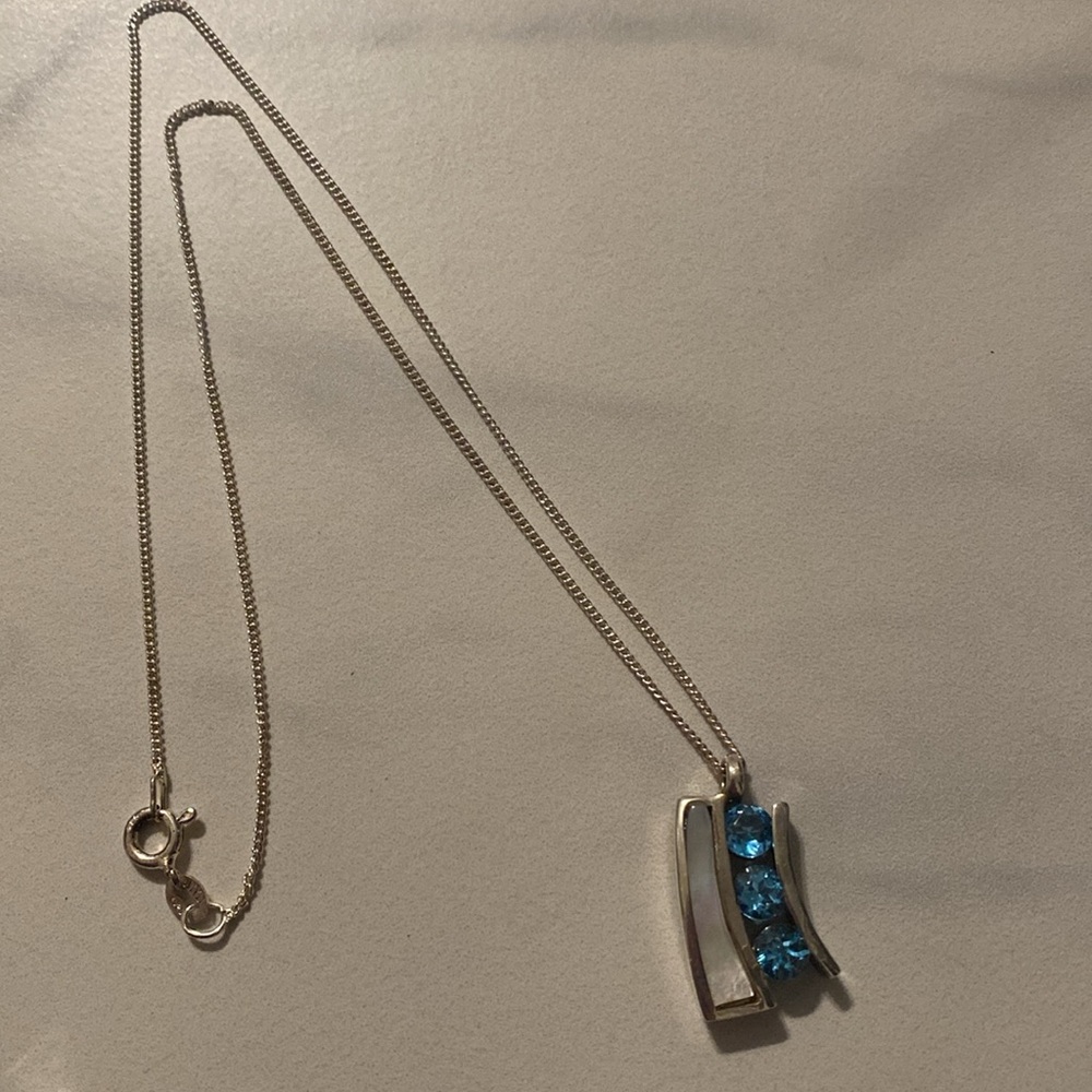 Mother of pearl & aquamarine sterling silver‎ pendant & necklace 925